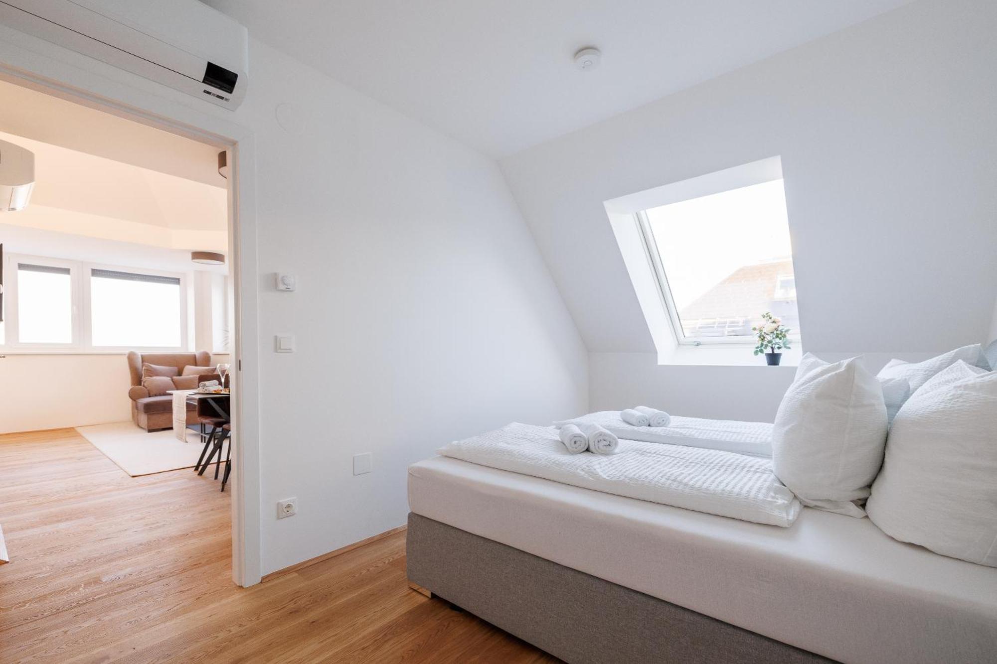 Symphony Apartments 40 - Modern Loft With Terrace And Grill In Central Location 维也纳 外观 照片